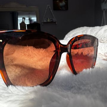 Vince Camuto - Sunglasses