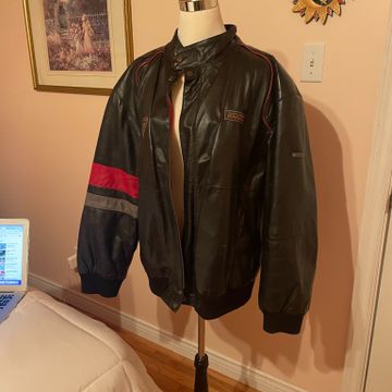 Vintage - Leather jackets (Black, Red)