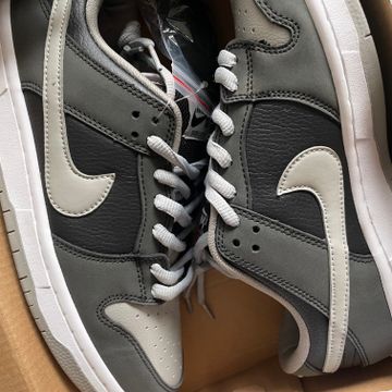 Nike - Sneakers (Black, Grey)