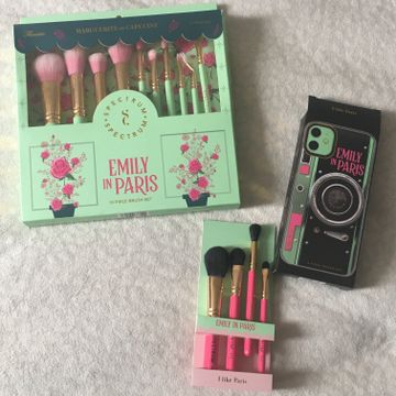 Spectrum Collections - Make-up tools (Green, Pink)