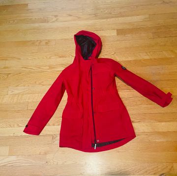 Canadiania - Raincoats (Red)