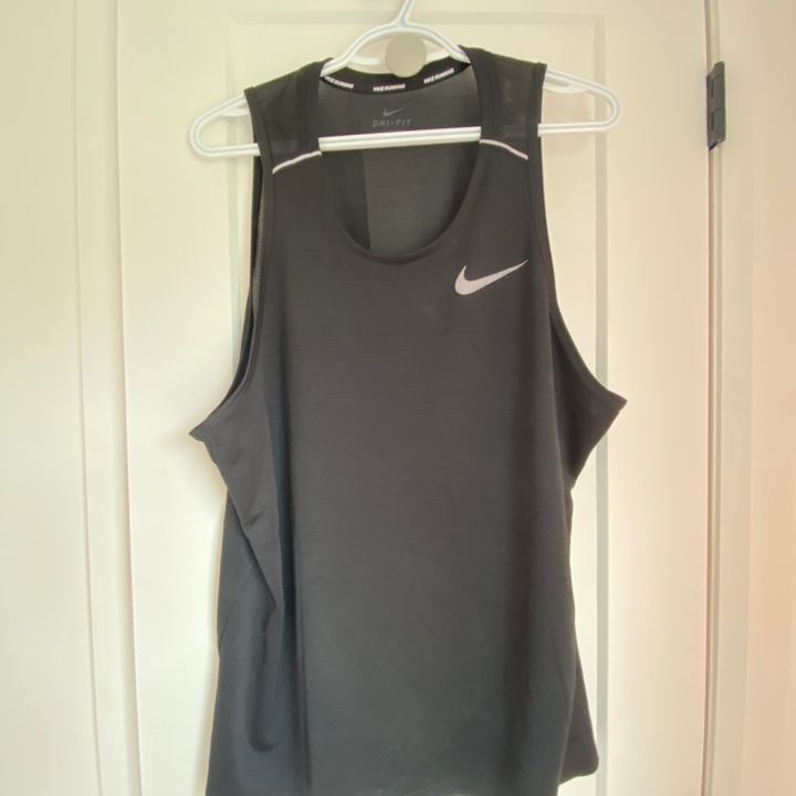 Nike - Activewear, Tops & T-shirts