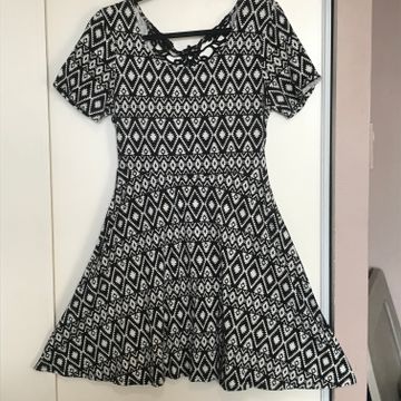 Forever 21 - Summer dresses (White, Black)