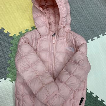 North Face Thermoball  - Coats (Pink)