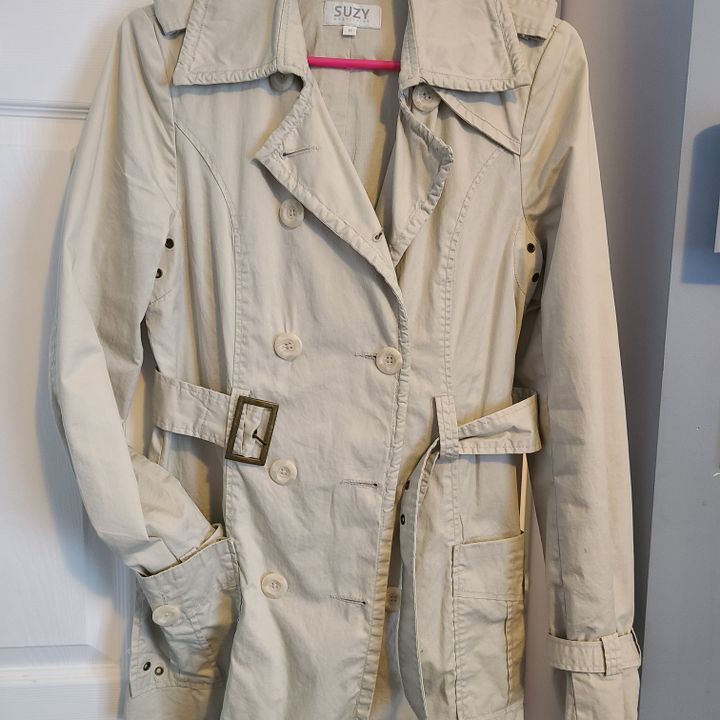 Suzy shier sale trench coat