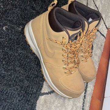 Nike boots clearance size 9