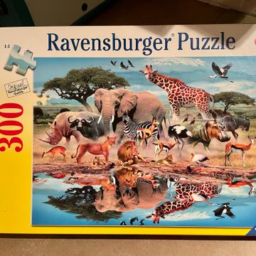 Ravensburger - Jigsaws & puzzles (Blue, Green, Red)
