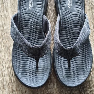 Skechers - Flip flops (Black)