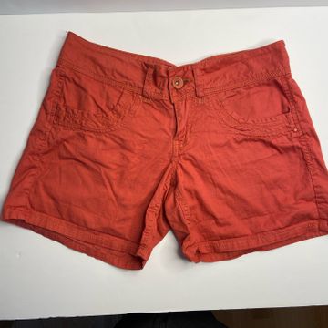 Dollhouse  - High-waisted shorts (Orange)
