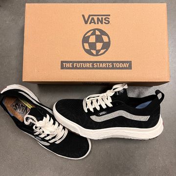 Vans - Sneakers (Black)