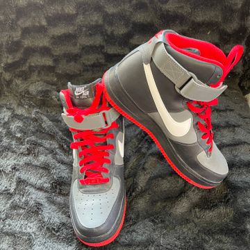 Nike - Sneakers (White, Red, Grey)