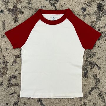 Brandy Melville  - T-shirts (White, Red)