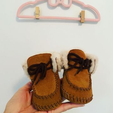 Uggs - Chaussures de bébé (Noir, Marron, Beige)