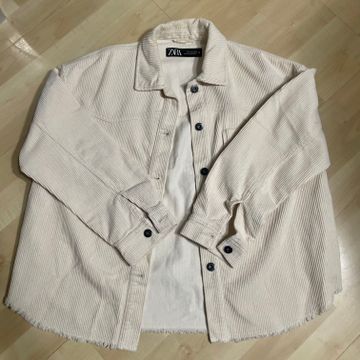 Zara - Denim jackets (Beige)