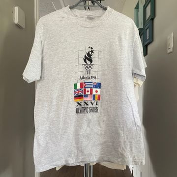 Hanes - Tops & T-shirts, T-shirts | Vinted