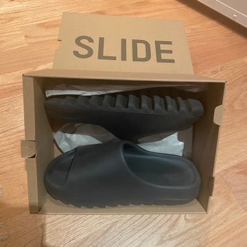 Yeezy - Slippers & flip-flops (Black)