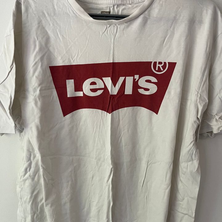 Levi's, Tops