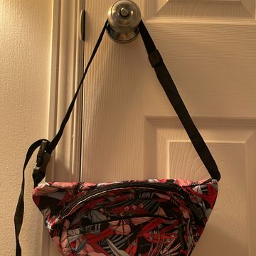 Tracker  - Bum bags (Black, Pink, Red)