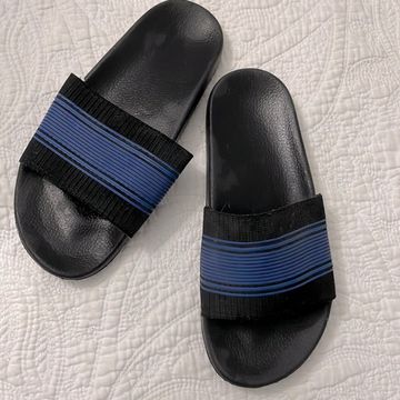 Winners  - Slippers (Black, Blue)