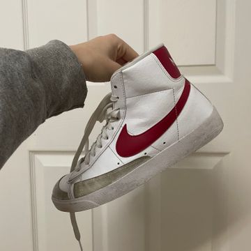 Nike  - Platforms (White, Red)