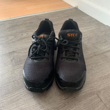 STC - Sneakers (Black)