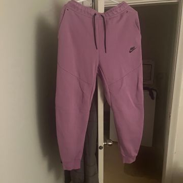 Nike taille M - Joggers & Sweatpants (Purple)