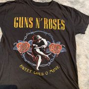 Guns and rose - Tops & T-shirts, T-shirts | Vinted