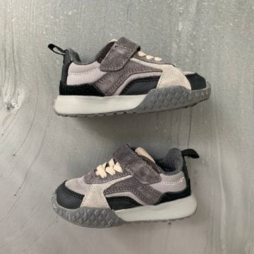 Zara - Sneakers (Grey)