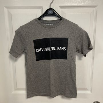Calvin Klein  - Tees - manches courtes (Noir, Gris)
