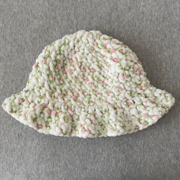 n/a - Hats (White, Green, Pink)