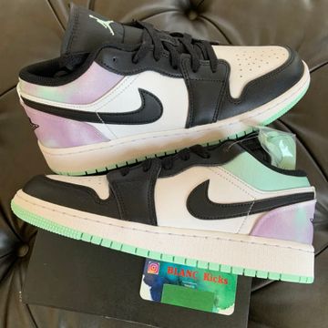 Jordan - Sneakers (Green, Lilac)