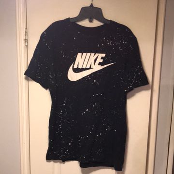 Nike - T-shirts (White, Black)