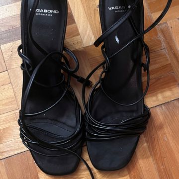 Vagabond - Heeled sandals (Black)