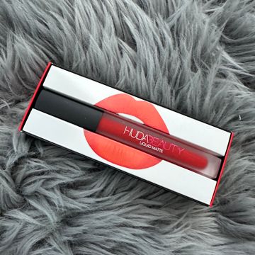 Huda Beauty - Lipstick