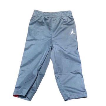 Air Jordan - Shorts & Cropped pants (Grey)