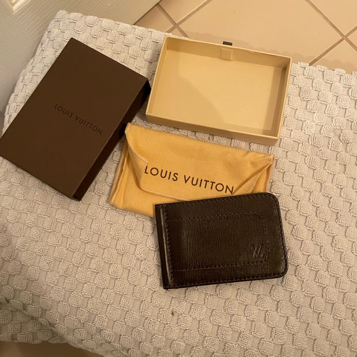 Louis Vuitton lv card holder