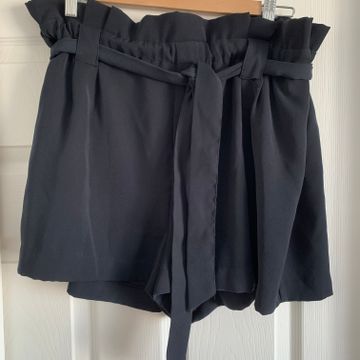 Black Tape - Shorts taille haute (Bleu)