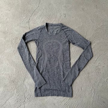 Lululemon - Long sleeved T-shirts (Grey)