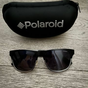 Polaroid  - Sunglasses (Black, Silver)
