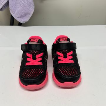 Nike - Sneakers (Black, Pink)