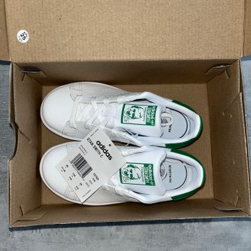 Adidas  - Sneakers (White, Green)