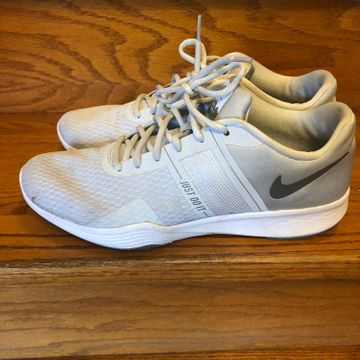 Nike - Sneakers (Grey)