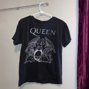 Official merch Queen  - T-shirts (Black)
