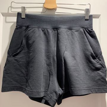 Lululemon - High-waisted shorts (Black)
