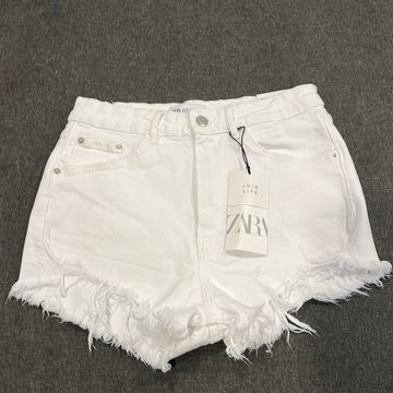Zara - High-waisted shorts (White)