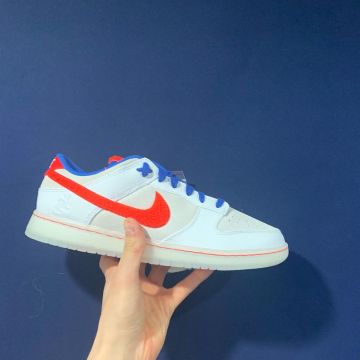 nike - Sneakers (White, Blue, Red)