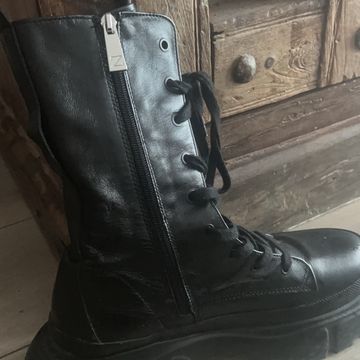 Zara - Lace-up boots (Black)