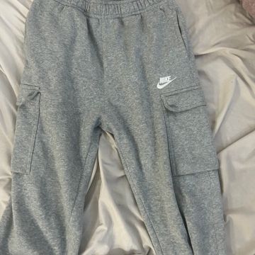 Nike - Joggers & Sweatpants (Grey)