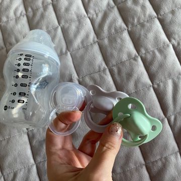 Medela - Pacifiers (White, Green)