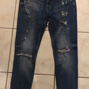 Zara cheap distressed jeans